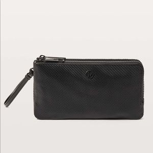 Black double up pouch clutch lululemon new